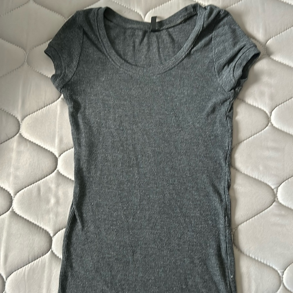 Women’s tight short sleeve shirt
